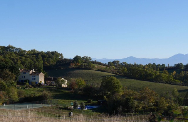 Charming hamlet surrounded by nature with swimming pool, tennis, horse riding .