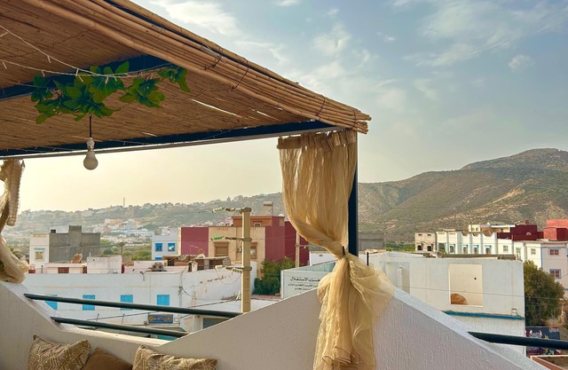 Charming house between sea and mountains