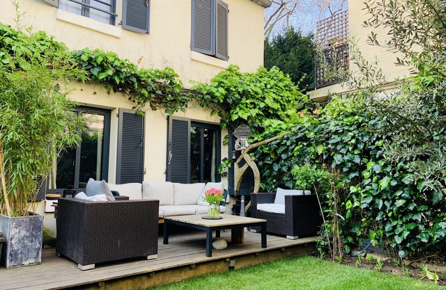 Charming house in Paris with terrace & garden
