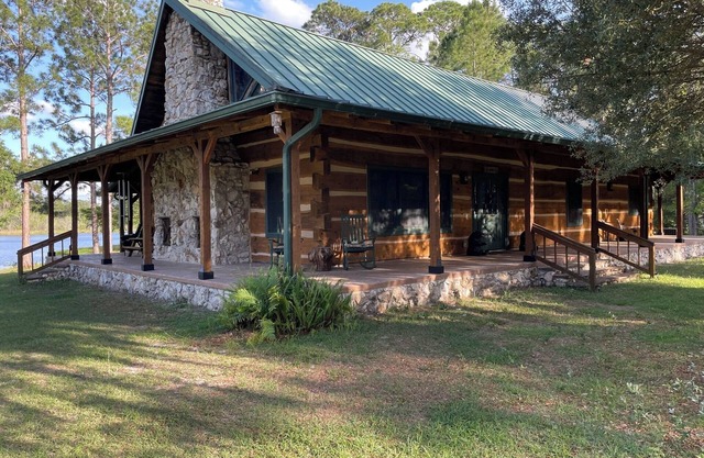 Charming Lake Front Cabin