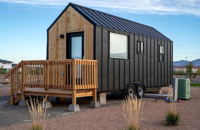 Charming Micro Home Escape: Unforgettable Glamping Experience in Colorado