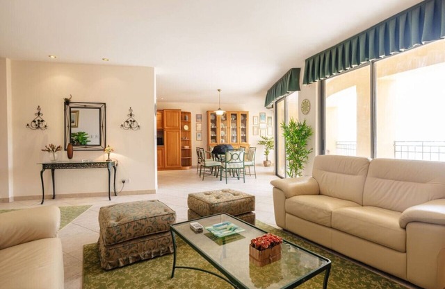 Charming Modern Seaview Apartment in Central Portomaso