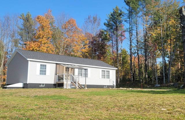 Charming new 3-bedroom house in delightful Littleton with WiFi, AC