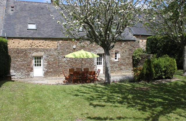 Charming Norman house with fireplace and private garden