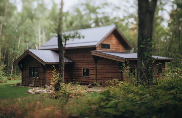 Charming Northwoods Cabin Minutes from Hayward