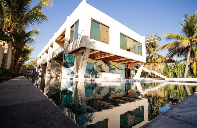 Charming Ocean line studio with largest pool in beautiful Troncones