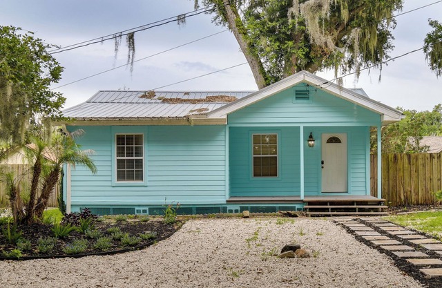 Charming Orange Park Home Near Doctors Lake!