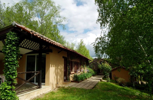 Charming renovated cottage in an exceptional Holiday Resort * in Dordogne-Lot