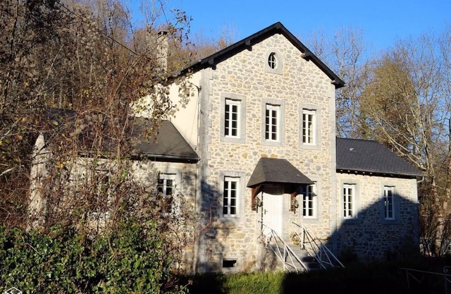 Charming renovated stone house, 20 minutes from Pau (in the Ossau Valley).