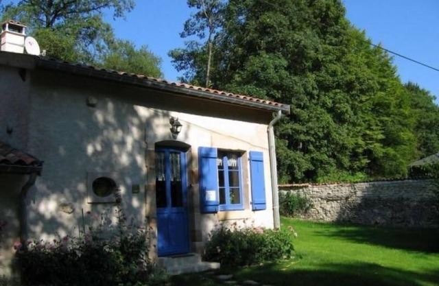 Charming Restored Lorraine Home: Fireplace, Terrace, Near Verdun & Bar-le-Duc