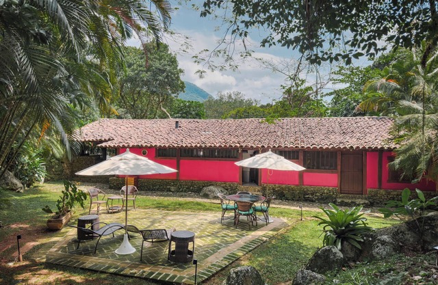 Charming retreat in Ilha Bela