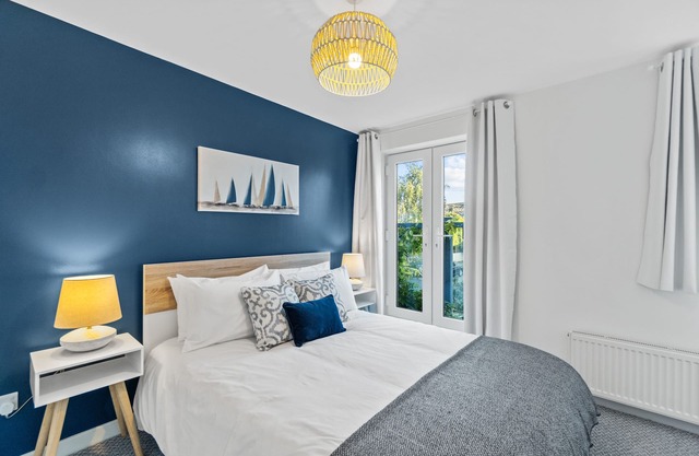 Charming Sea Haven House for Business & Leisure