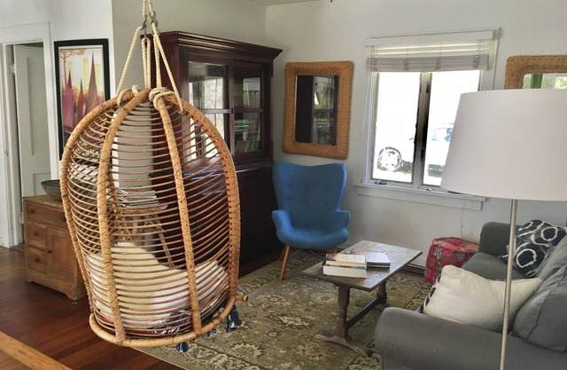 Charming secluded island cottage