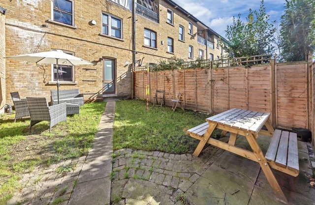Charming & Spacious 3-Bed Home | Minutes from Angel Station & Vibrant Islington