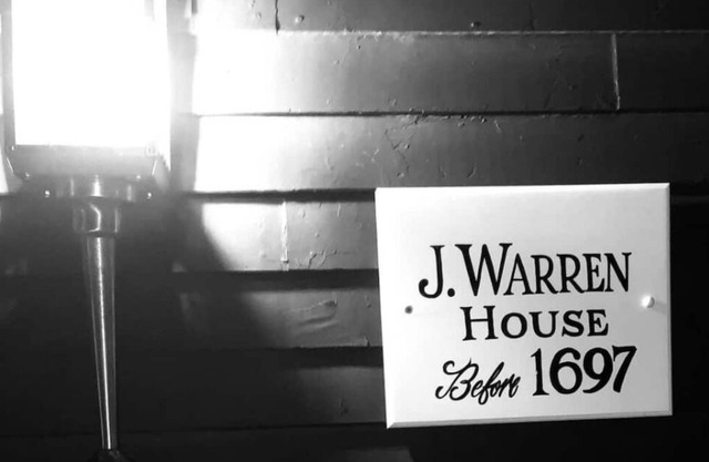 Charming Stay in Historic Home - Free Wine - Fireplace - Parking - Self Check-In