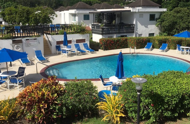 Charming Studio at Rockley Golf Resort