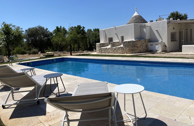 Charming trullo with pool close to the sea and Ostuni