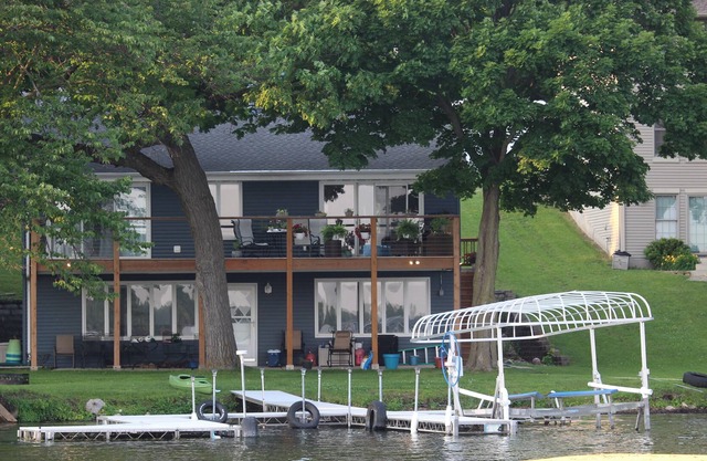 Charming Twin Lakes Home on Lake Elizabeth