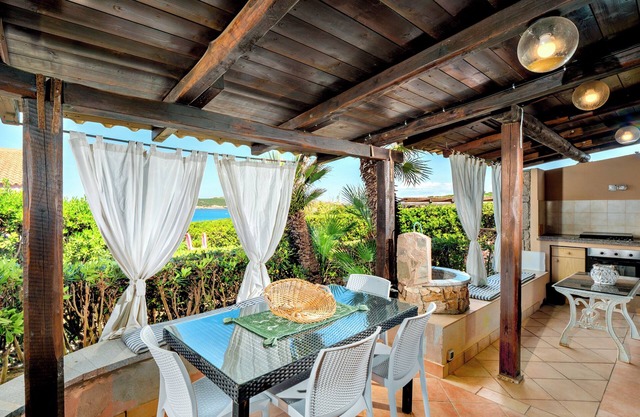 Charming Villa with Sea View, Wi-Fi, Garden and Terrace