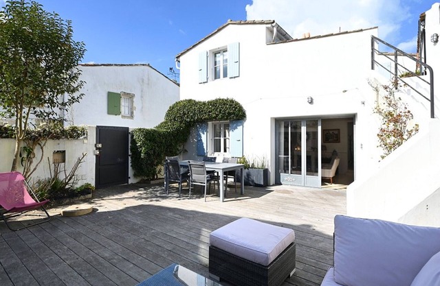 Charming village house in island center