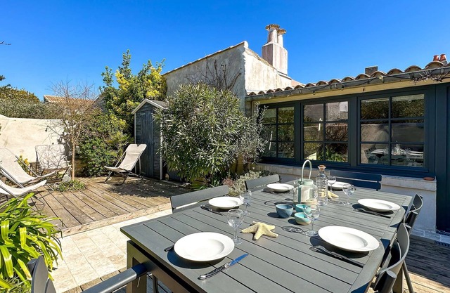 Charming villa in the heart of the village of Ars