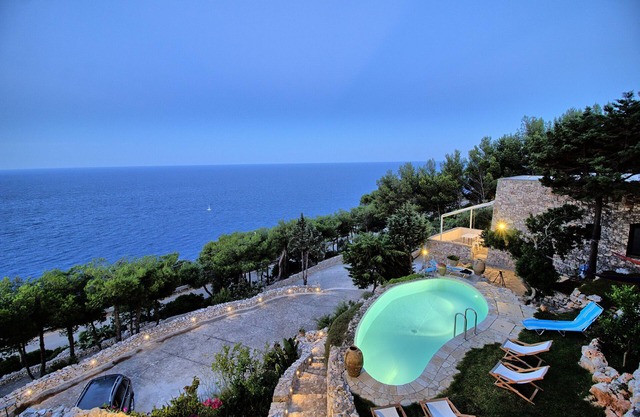 Charming Villa with Sea View Infinity Pool