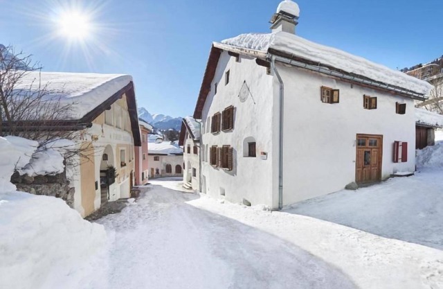 Chasa Engadina downstairs - Ferien im Baudenkmal