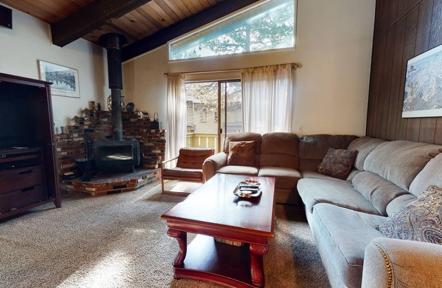 Chateau de Montagne 17 Spacious Family Townhome with Great Complex Amenities On Shuttle Route by RedAwning