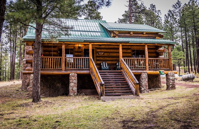 Chateau Relaxeau Cozy Log Cabin in the Woods