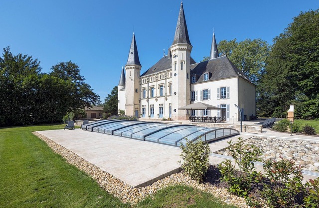 Chateau rental in Burgundy with 10 bedrooms in France