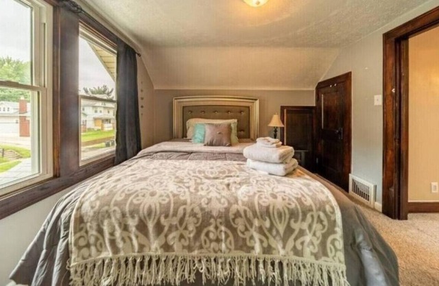 Cheerful, Kenmore, Summit Lake