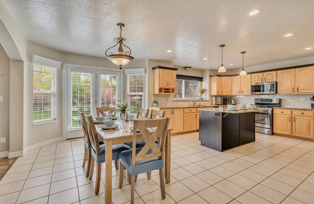 Chelemes House by Cloud Dream Homes