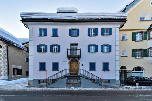 Holiday Sils Maria Persons Apa 