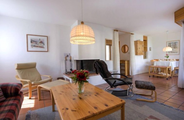 Chesa Maurus A1 by Interhome