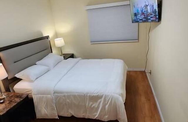 Chesskings Guest House - Unit 2 Notredame Avenue