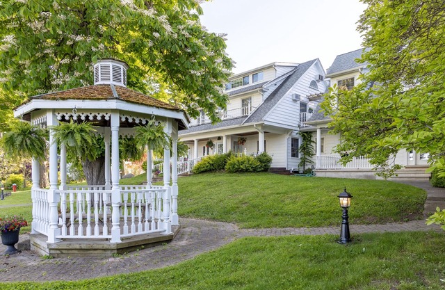 Chestnut Inn Bed and Breakfast