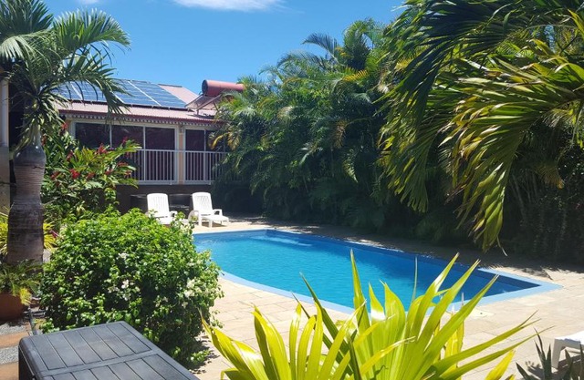 CHEZ JACQUELIN ET DORLYS