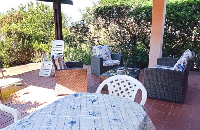 Chia, 150 meters from the sea, air conditioning, 6 beds, 2 bathrooms