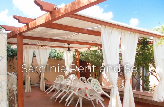 Chia, house Opale, 2 floors, 8 sleeps, 150 meters from the sea