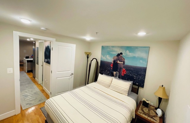 Chic 1-bedroom apartment in Washington, DC - 5 min walk to metro, near monuments