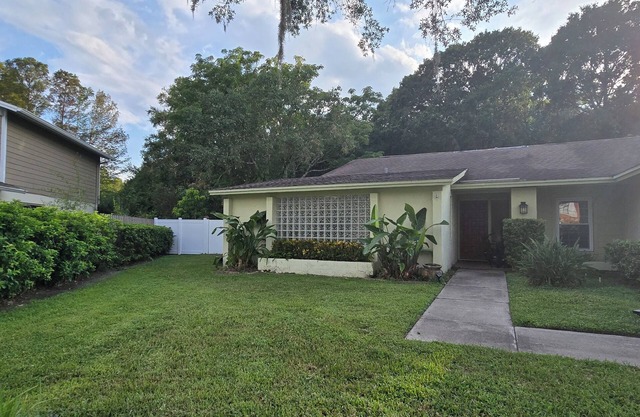 Chic 1-bedroom apartment in cool Tampa with AC