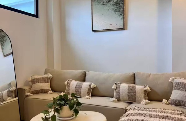 Chic 1BR in Bingin – 3 Mins to Top Cafes & Beach!