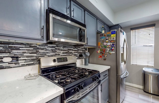 Chic 3-tier escape with patio in gated community - near LAX, SoFi Stadium, DTLA