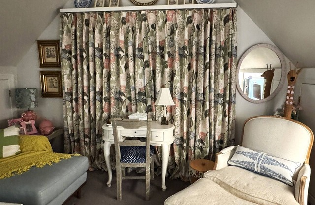 Chic Dream Suite - Females Only