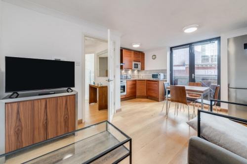 Chic High Barbican Apt - Heart of London