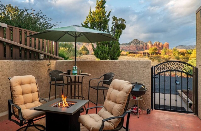 Chic Zen-Inspired Oasis w/Patio & Red Rock Views