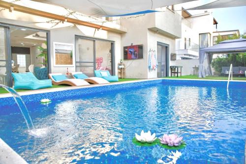 Chill Villa - וילה מושלמת עם בריכה פרטית מחוממת