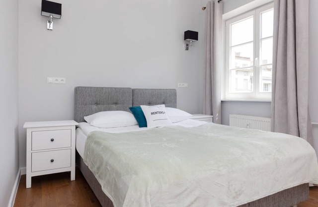 Chmielna 1/3| Bright Apartment | AC