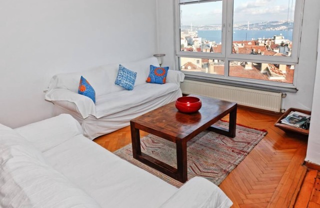 CIHANGIR | Stunning Bosphorus view!