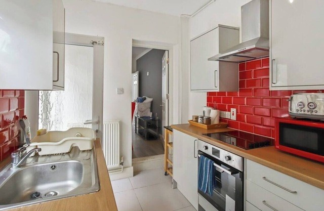 City Centre Serenity: 1 Bed Flat | WiFi | Hot Tub